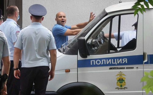 Андрей Пивоваров