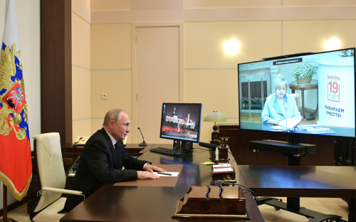 Владимир Путин на встрече с Эллой Памфиловой