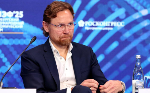Валерий Карпин