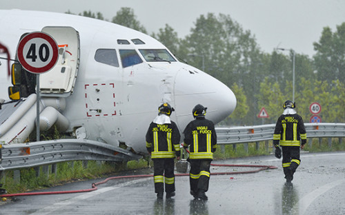 Грузовой самолет Boeing 737-400 авиакомпании DHL


