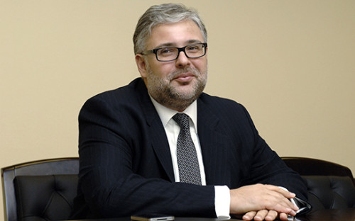 Кандидат в ректоры РГГУ единоросс Андрей Хазин