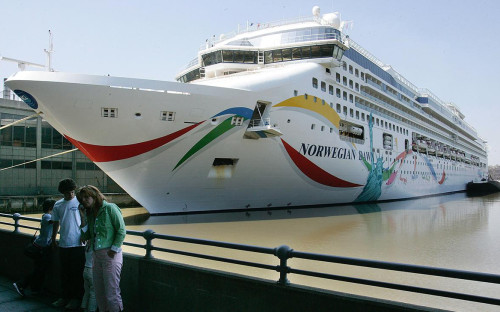 Круизный лайнер Norwegian Dawn