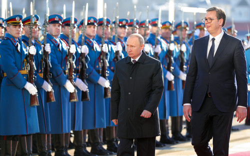 Владимир Путин и Александр Вучич (слева направо)