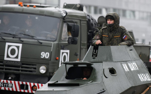 Репетиция военного парада в честь Дня Победы в Екатеринбурге, 3 апреля 2025 года