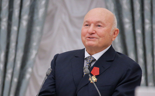 Бывший мэр Москвы Юрий Лужков, награжденный орденом &laquo;За заслуги перед&nbsp;Отечеством&raquo; IV степени, во&nbsp;время церемонии вручения государственных наград в&nbsp;Кремле&nbsp;22 сентября 2016 года
