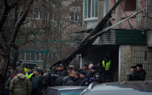 Место крушения вертолета, на борту которого были министр внутренних дел Украины Денис Монастырский, его заместитель Евгений Енин и&nbsp;госсекретарь ведомства Юрий Лубкович