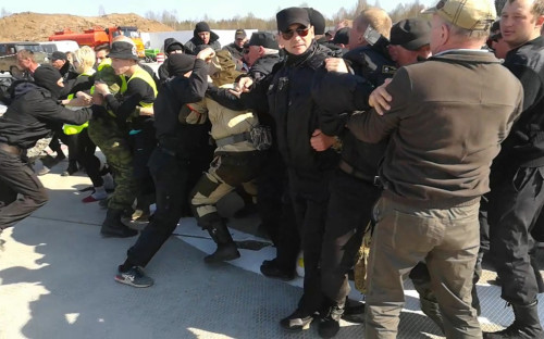 Протесты против строительства&nbsp;​мусорного полигона &laquo;Шиес&raquo;