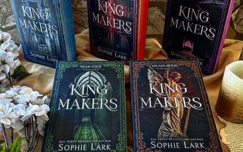 Фото: sophie_lark_author / Instagram (входит в корпорацию Meta, признана экстремистской и запрещена в России)