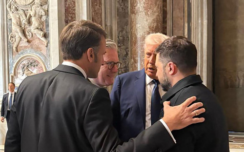 Эмманюэль Макрон, Кир Стармер, Дональд Трамп и Владимир Зеленский
