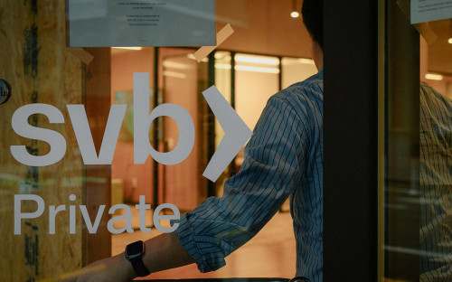 Вход в одно из отделений Silicon Valley Bank