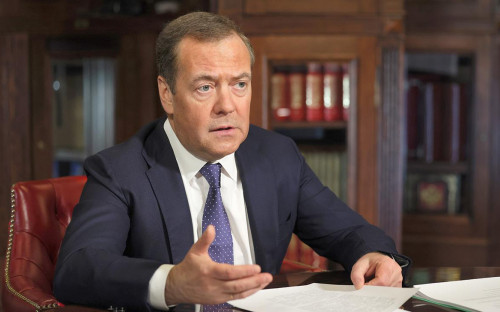 Дмитрий Медведев