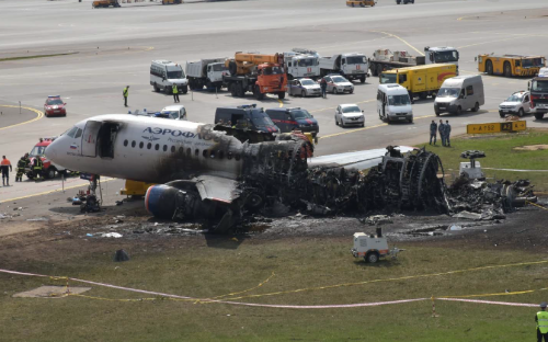 <p>Авиакатастрофа произошла 5 мая. В отчете указывается, что осмотр сгоревшего воздушного судна произвели на следующий день, до наступления темноты</p>
