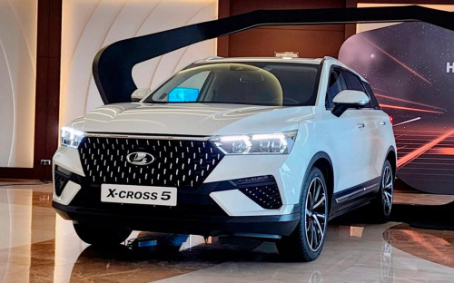 Lada X-Cross 5