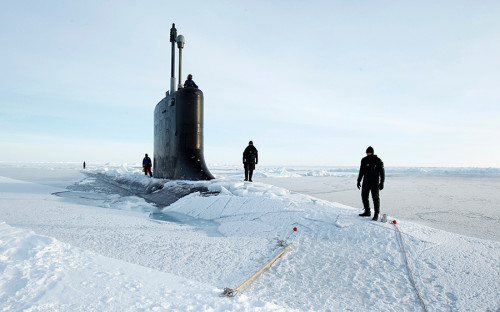 <p>В начале июня 2018 года The Washington Post со ссылкой на источники в американском правительстве <a href="https://www.rbc.ru/politics/09/06/2018/5b1b0ad59a7947497c9e2557">сообщила</a>, что связанные с китайским правительством хакеры взломали системы одного из подрядчиков ВМС США и похитили более 600 Гбайт данных, в том числе о разработках вооружения для подводных лодок. По информации издания, хакеры заполучили 614 Гбайт данных, относящихся к секретному проекту Sea Dragon (&laquo;Морской дракон&raquo;) и криптографическим системам для подводных лодок. Как отмечает WP, &laquo;Морской дракон&raquo; &mdash; это проект Пентагона по адаптации существующих технологий для нового назначения. На проект было выделено более $300 млн.</p>
