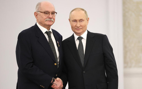 <p>Никита Михалков и Владимир Путин</p>