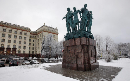 Физический факультет МГУ, Москва