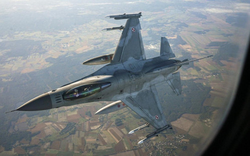 Истребитель F-16