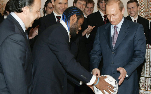 Владимир Путин и Вагнер Лав на приеме после победы ЦСКА в Кубке УЕФА