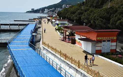 Набережная Алушты, Крым. Май 2016 года


