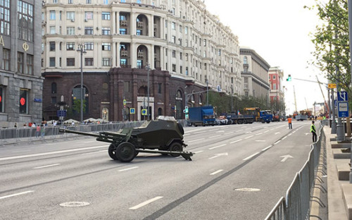 Москва, Тверская улица.&nbsp;Подготовка ко Дню России. 11 июня 2017 года