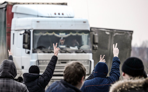Массовая акция протеста дальнобойщиков в&nbsp;ноябре 2015 года