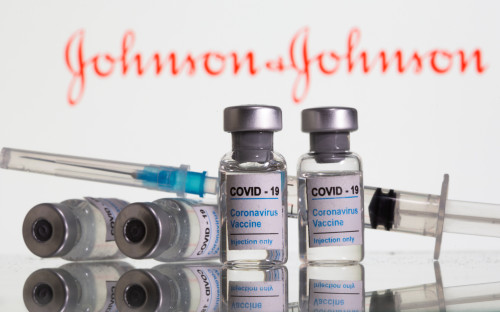 В США одобрили применение вакцины от коронавируса Johnson & Johnson