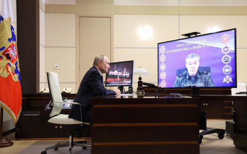 Владимир Путин и Валерий Герасимов на встрече в режиме видеоконференции