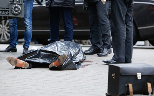 Тело Дениса Вороненкова на месте убийства


