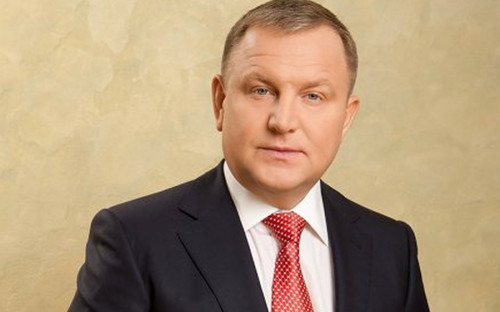 <p>Во время &laquo;Прямой линии с Владимиром Путиным&raquo; 15 июня 2017 года жители подмосковной Балашихи <a href="http://www.rbc.ru/politics/27/06/2017/595213539a7947b72f7c2b83">рассказали</a> президенту, что их дома находятся слишком близко к свалке, что вредит экологии местности и здоровью горожан. Путин назвал ситуацию со свалкой &laquo;недопустимой&raquo; и пообещал решить проблему как можно скорее. Вскоре было принято решение о закрытии&nbsp;свалки в течение месяца. Следственный комитет России по Московской области начал проверку о незаконном строительстве жилых зданий возле полигона. А глава Балашихи Евгений Жирков <a href="http://www.rbc.ru/politics/27/06/2017/595213539a7947b72f7c2b83">написал</a> заявление об уходе.</p>
