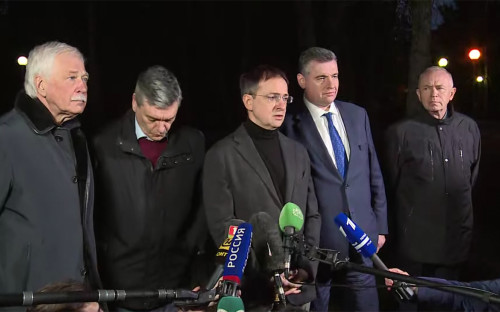Борис Грызлов, Андрей&nbsp;Руденко,&nbsp;Владимир Мединский, Леонид&nbsp;Слуцкий и&nbsp;Александр Фомин (слева направо)

&nbsp;