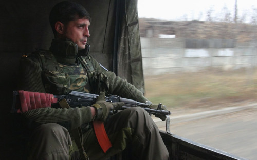 <p><strong>Чем известен: </strong>участвовал в&nbsp;боях за&nbsp;Славянск, Иловайск, Донецкий аэропорт.</p>

<p><strong>Гибель: </strong>погиб в&nbsp;результате&nbsp;теракта 8 февраля 2017 года. <a href="http://dnr-news.com/dnr/38902-komandir-podrazdeleniya-somali-mihail-tolstyh-ubit-v-donecke.html">По версии издания</a> &laquo;Новости Донецкой республики&raquo;, Толстых погиб при&nbsp;взрыве в&nbsp;своем кабинете в&nbsp;Макеевке. Один из&nbsp;бывших лидеров ДНР Игорь Стрелков на&nbsp;своей странице &laquo;ВКонтакте&raquo; <a href="https://vk.com/igoristrelkov">сообщил</a>,&nbsp;что, по&nbsp;его информации, по&nbsp;комнате, в&nbsp;которой находился Толстых, выстрелили из&nbsp;гранатомета &laquo;Шмель&raquo;. Nation-news cо ссылкой на&nbsp;Минобороны ДНР сообщило имя предполагаемого убийцы Гиви. По версии руководства ДНР это Зорян Шкиряк, принимавший участие в&nbsp;выборах президента. Он <a href="http://www.rbc.ru/politics/08/02/2017/589ada289a79476e8f433f40">отрицает</a> обвинения в&nbsp;своей причастности.</p>
