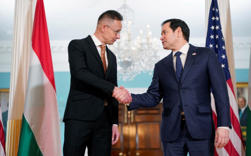 <p>Петер Сийярто и Марко Рубио</p>