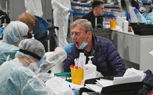 40% россиян сочли низкой опасность заразиться коронавирусом