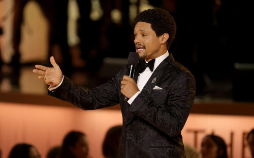 <p>Тревор Ноа</p>