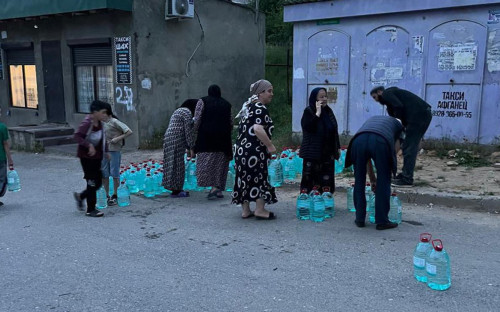 Раздача бутилированной воды&nbsp;населению города Буйнакск