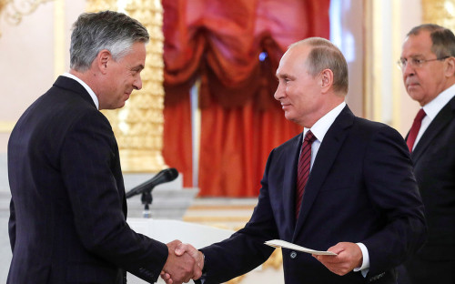 Джон Хантсман и Владимир Путин


