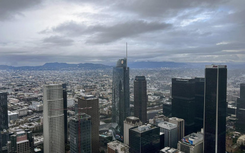 Aon Center (справа),&nbsp;Лос-Анджелес, США