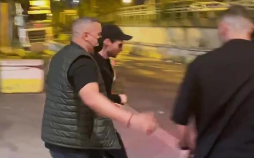 Павел Дуров (в центре) после освобождения из-под стражи в Париже, 29 августа 2024