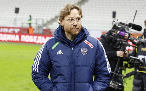 Валерий Карпин