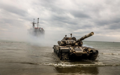 Ежегодные военные учения ВМС Ирана, Ормузский пролив, Оманский залив