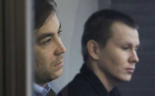 Евгений Ерофеев (слева)&nbsp;и Александр Александров в Голосеевском районном суде. Киев, 29 декабря 2015 года


