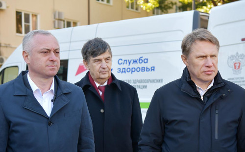 Бадра Гунба (слева) и Михаил Мурашко (справа)