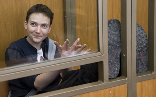 Военнослужащая Надежда Савченко во&nbsp;время оглашения приговора в&nbsp;Донецком городском суде 22 марта 2016 года


