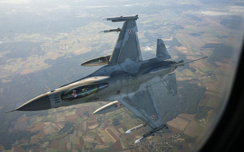 Истребитель F-16