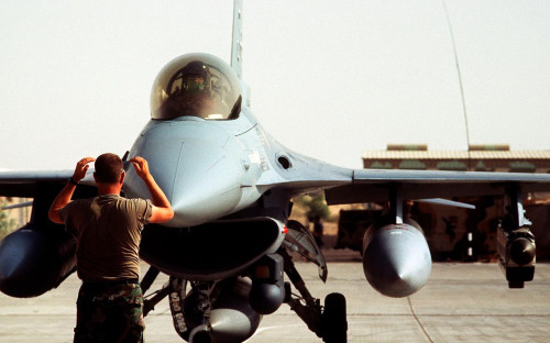 Истребитель F-16