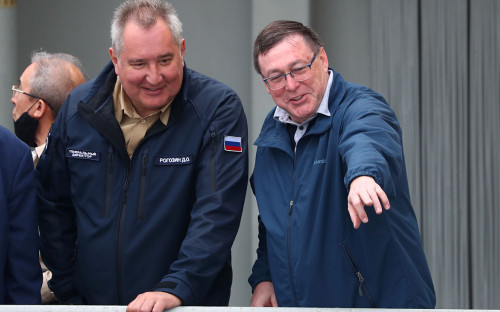 Руслан Мухамеджанов (справa)