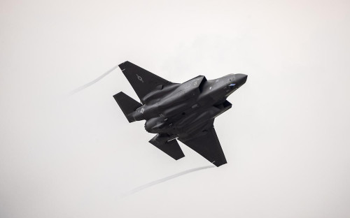 Истребитель-бомбардировщик F-35