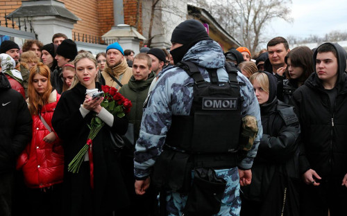 Церемония прощания с рэпером Пашей Техником (Павлом Ивлевым) в храме Петра и Павла в Лефортово, Москва, 11 апреля 2025 года