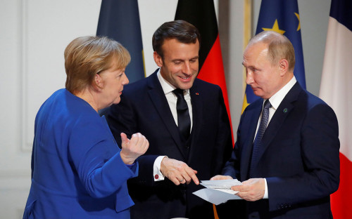 Ангела Меркель, Эмманюэль Макрон&nbsp;и Владимир Путин