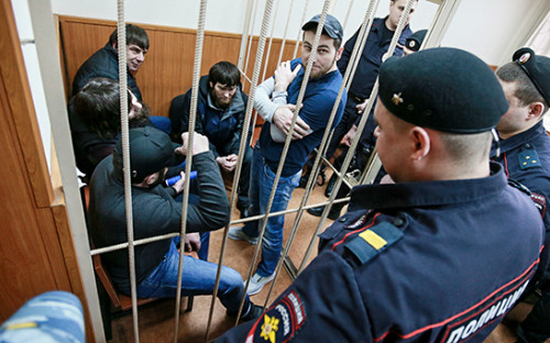Заур Дадаев, братья Анзор и Шадид Губашевы, Темирлан Эскерханов и Хамзат Бахаев в зале Басманного суда Москвы, февраль 2016 года



